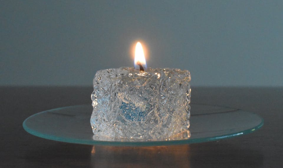 【透明なジェルワックスで】うっとりしちゃう美しさ｜氷のキャンドルの作り方