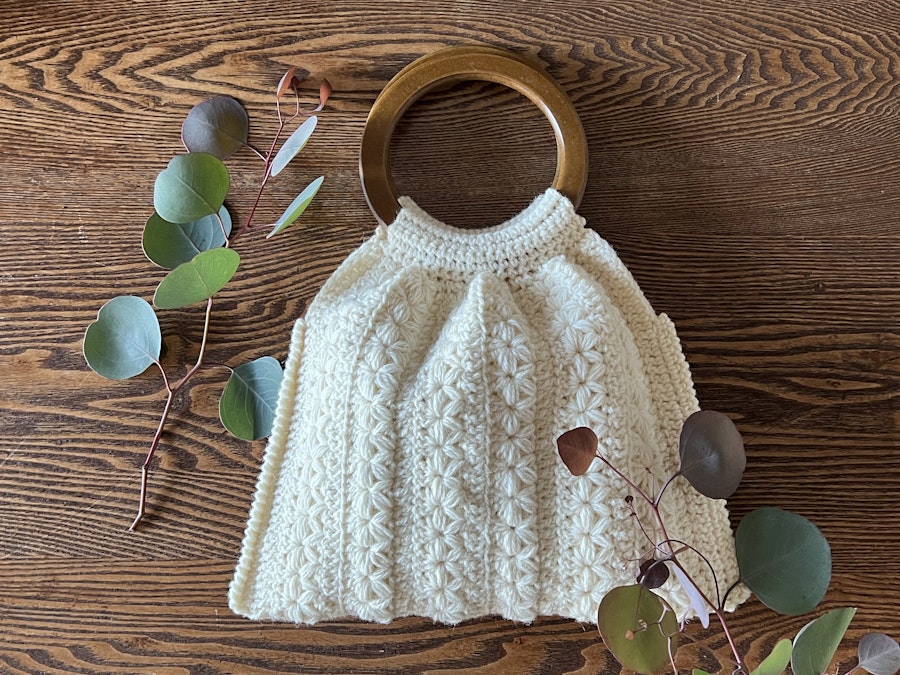 はじめてでもできる】おしゃれで可愛いかぎ針編みバッグの作り方 | FANTIST