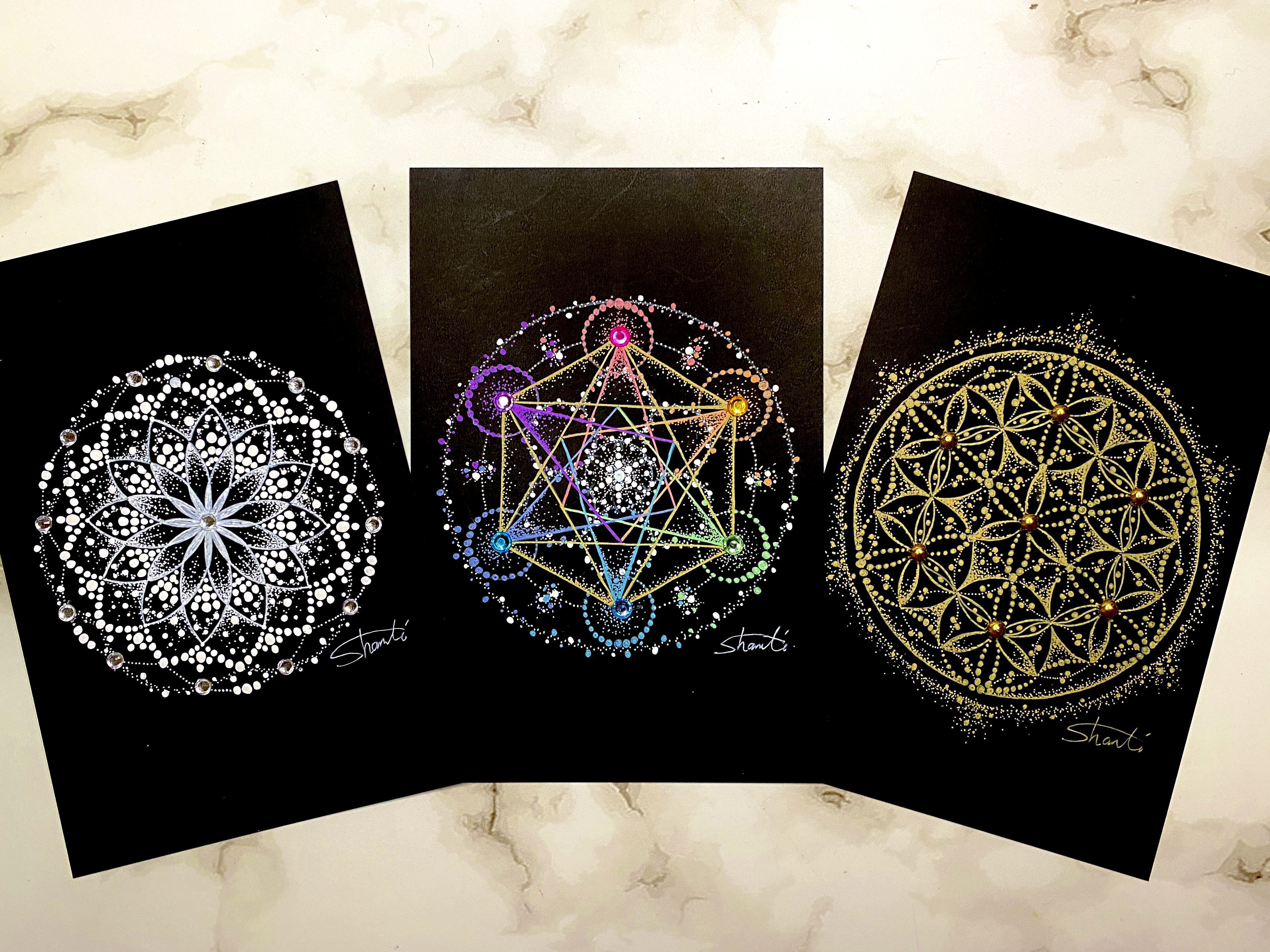 曼荼羅模様をうまく描くコツ5つを紹介！癒し効果のある曼荼羅アートで自分時間を楽しもう