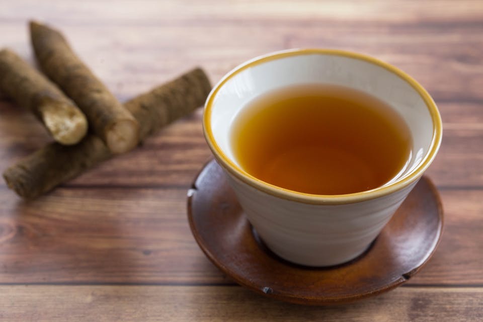 お気に入りの器やカップで