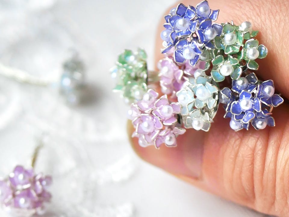 Dip art作家 四季「紫陽花のディップアートアクセサリー講座」