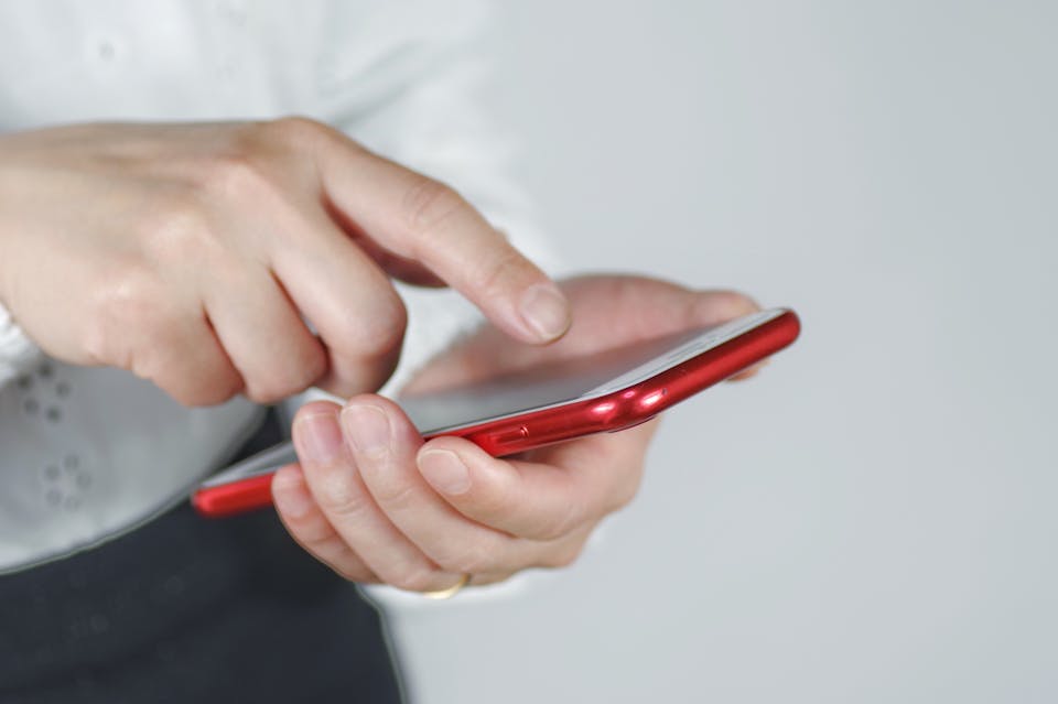 1．ハンドメイドECサイトやSNSからオーダー