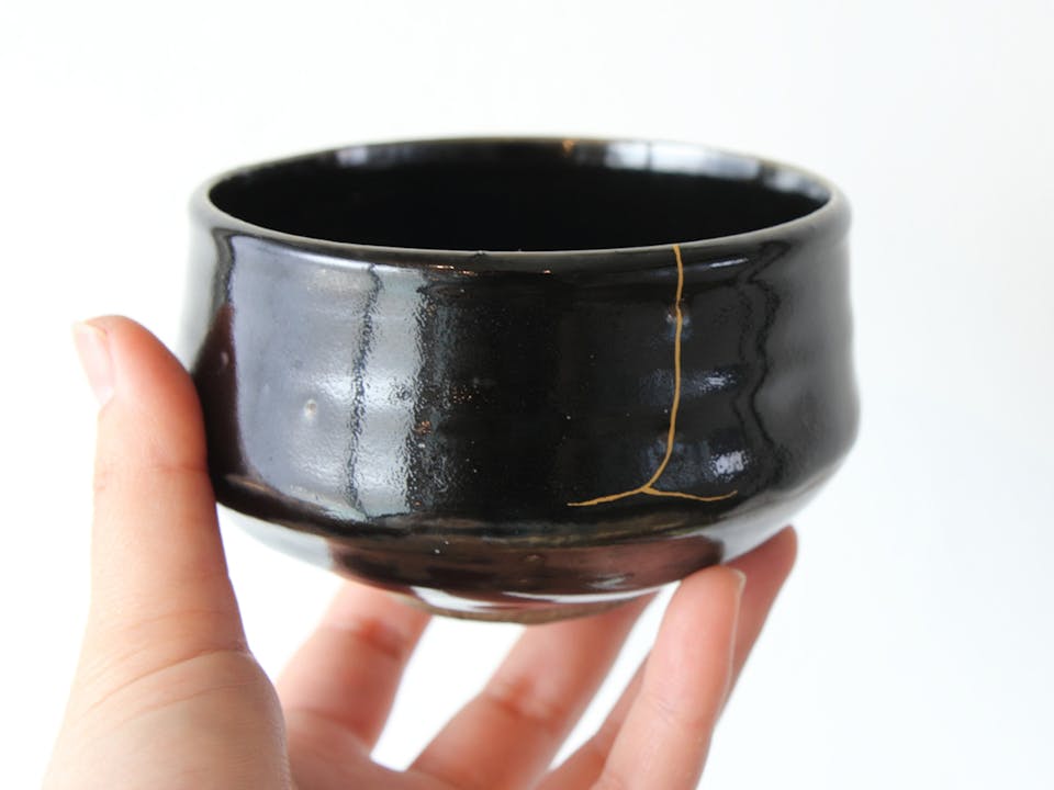 割れた器を自分好みにお化粧してあげよう