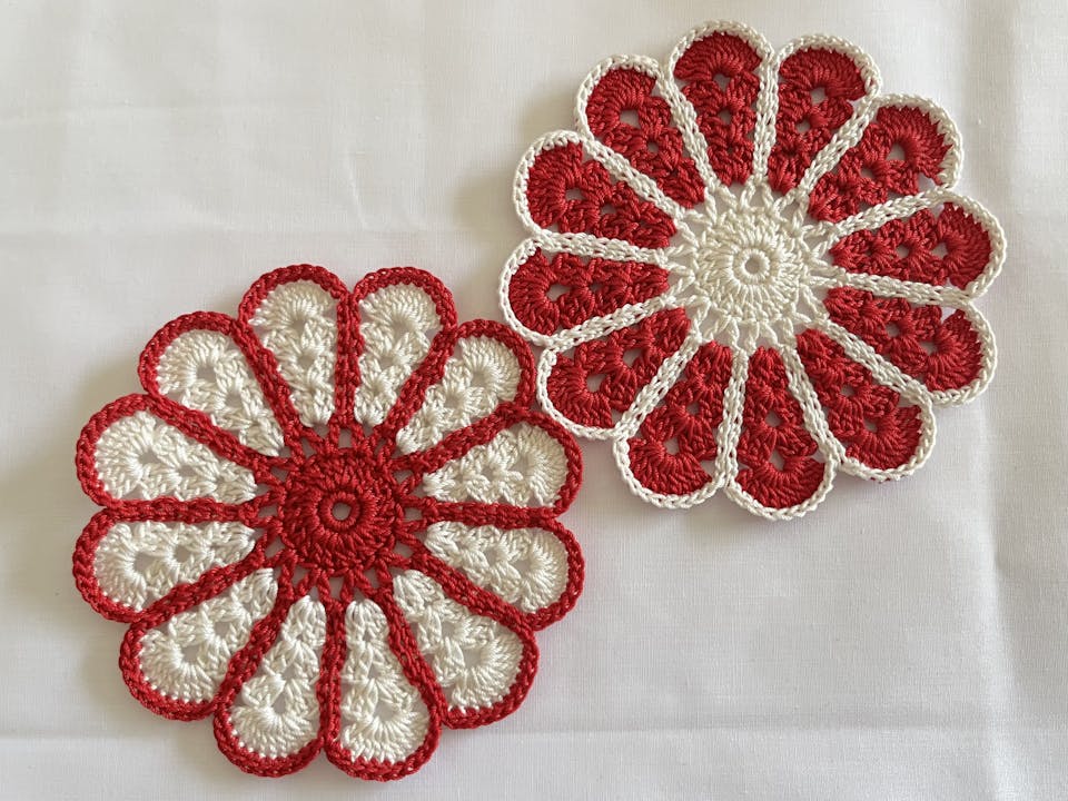 yumi「かぎ針編み・デイジーコースターの作り方」