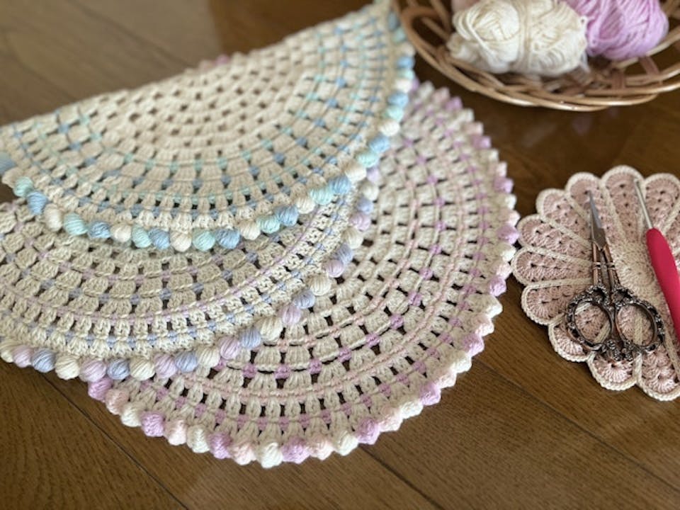 yumi「【PDF編み図付き】かぎ針編み・つぶつぶなフリーマットの編み方」