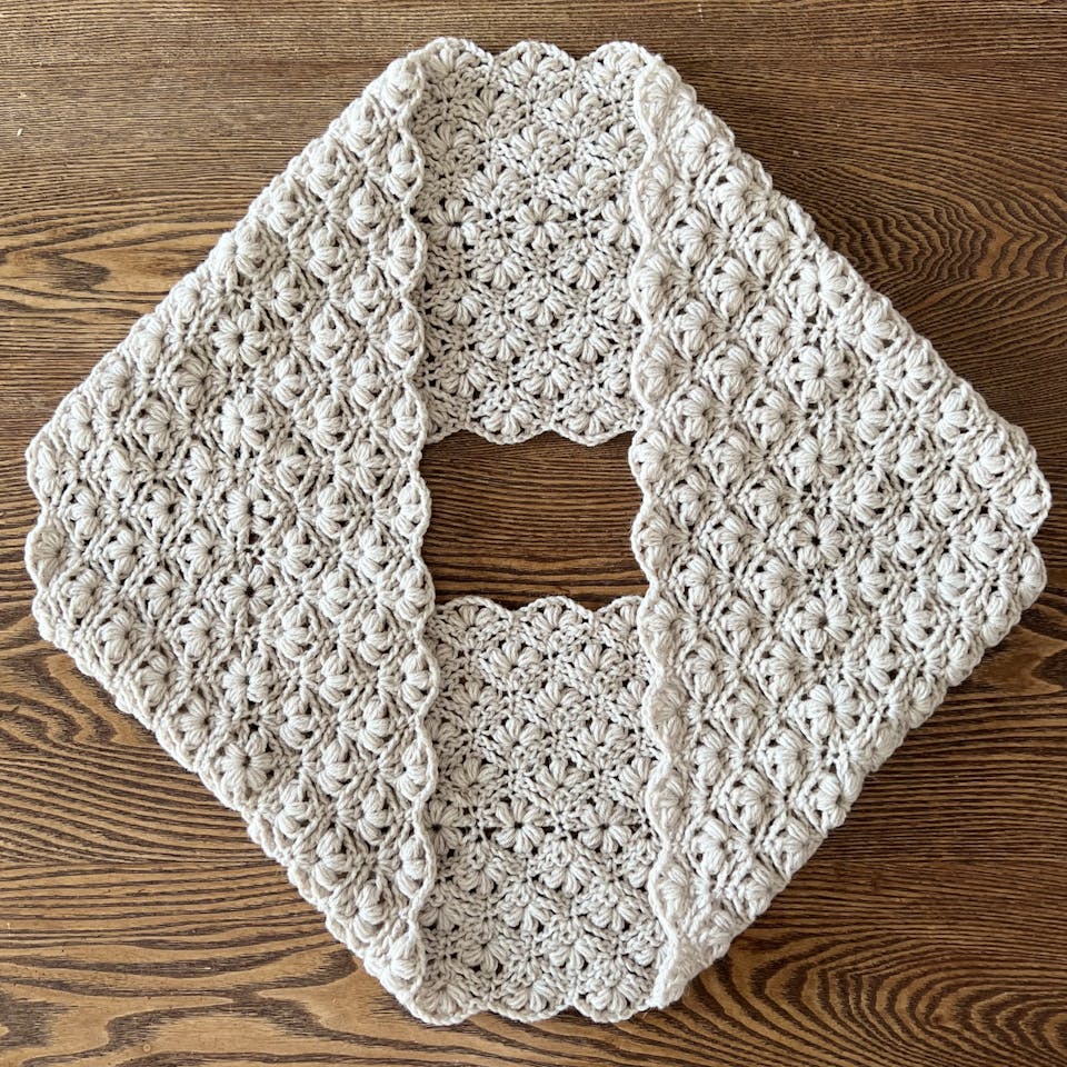 uzu.「かぎ針編み 松編みスヌードの作り方」