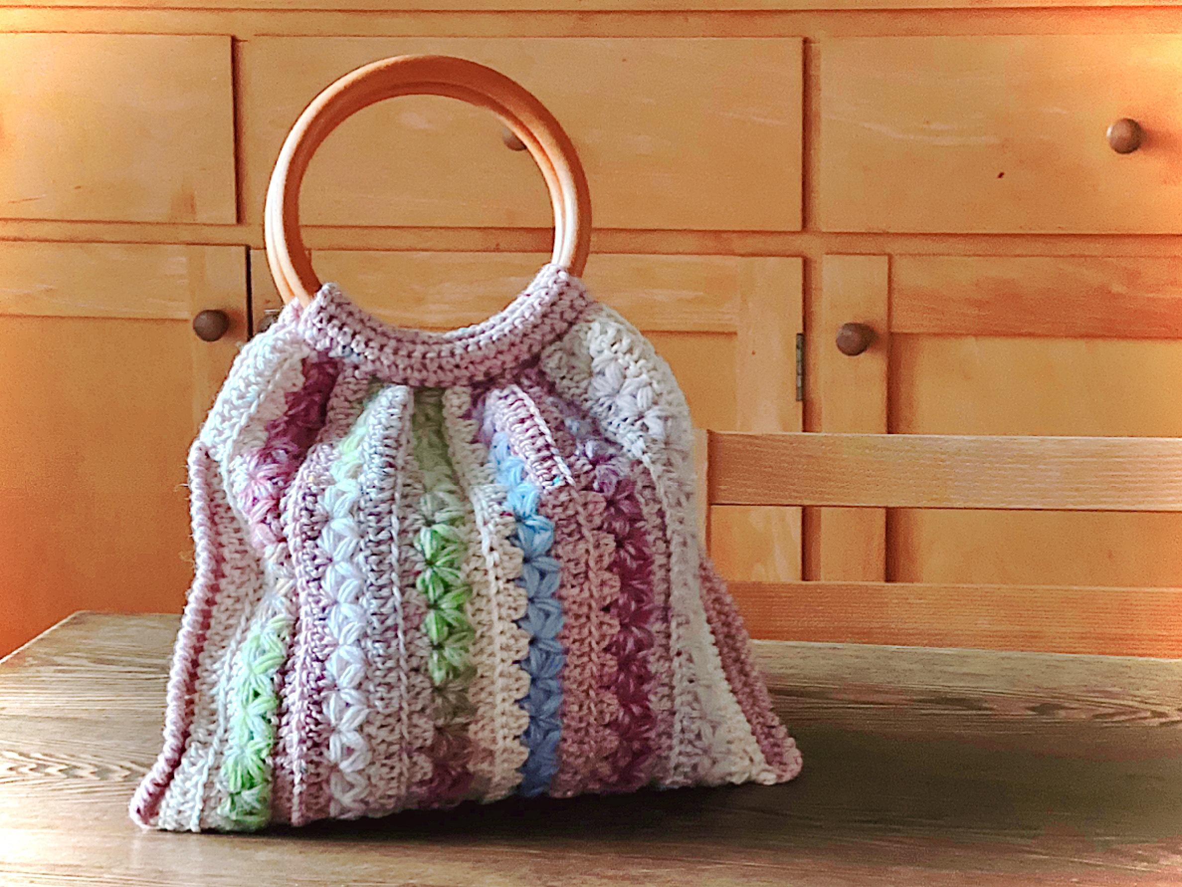 はじめてでもできる】おしゃれで可愛いかぎ針編みバッグの作り方 | FANTIST