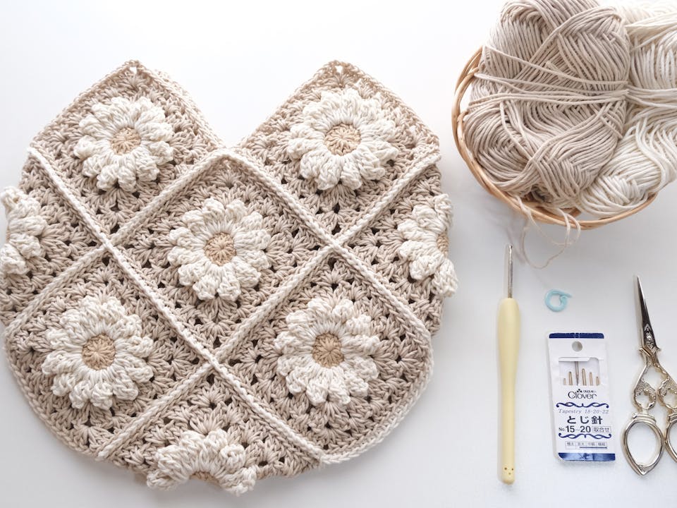 sachi＊knit「かぎ針の基本から学べる ぷっくりお花のモチーフバッグ講座」