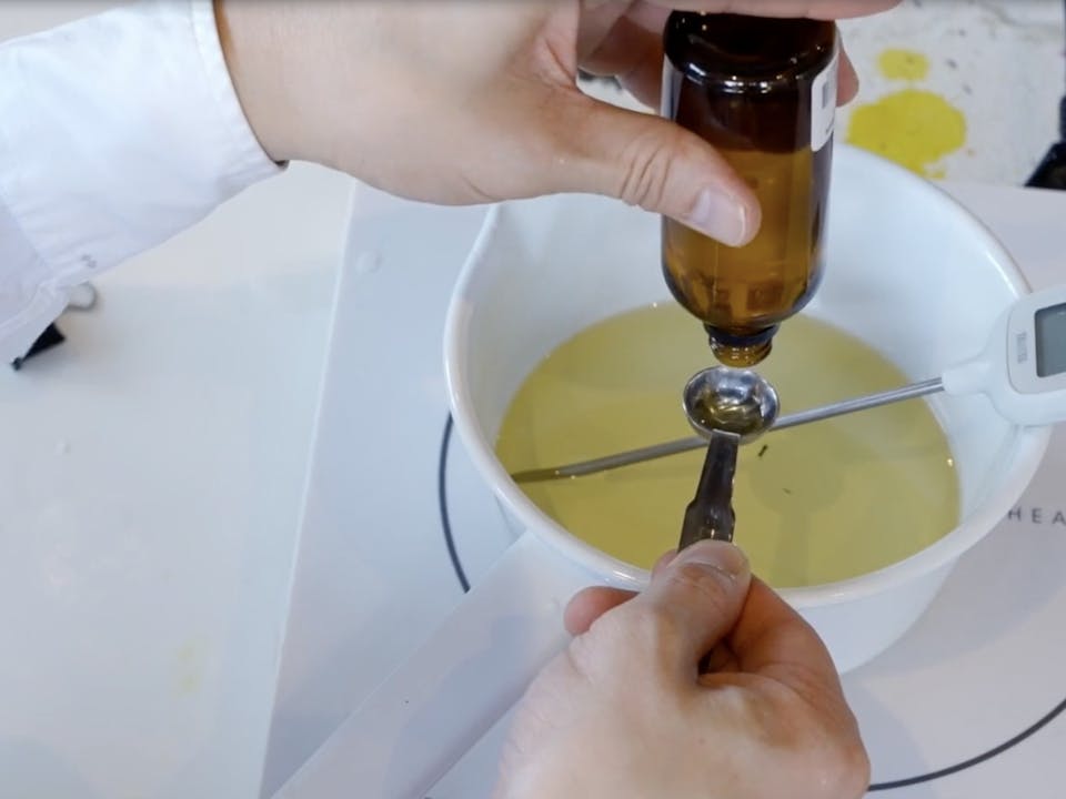 2．標準よりも『2%』多く香料を使う