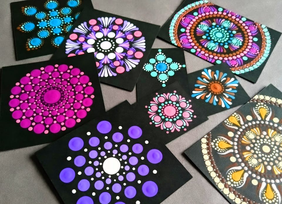 GENIE「幾何学模様が美しい、初めてのドットマンダラアート講座」