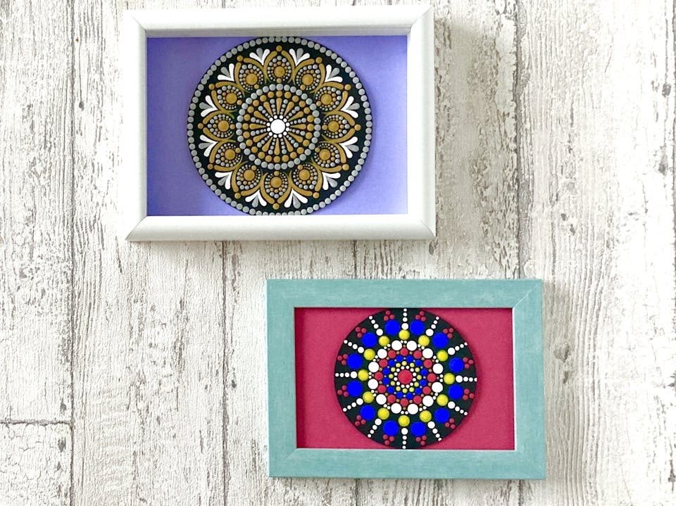 ３.「アクリル絵の具で描くドットマンダラ」講座