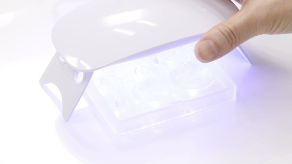 道具8．UV-LEDライト