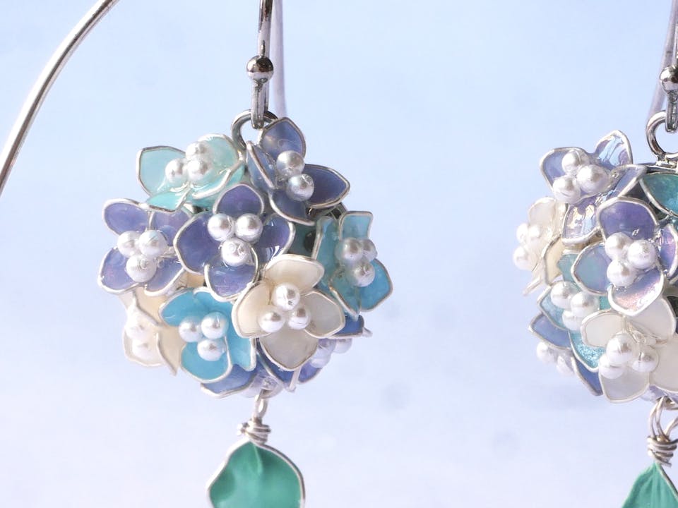 Dip art作家 四季「紫陽花のディップアートアクセサリー講座」