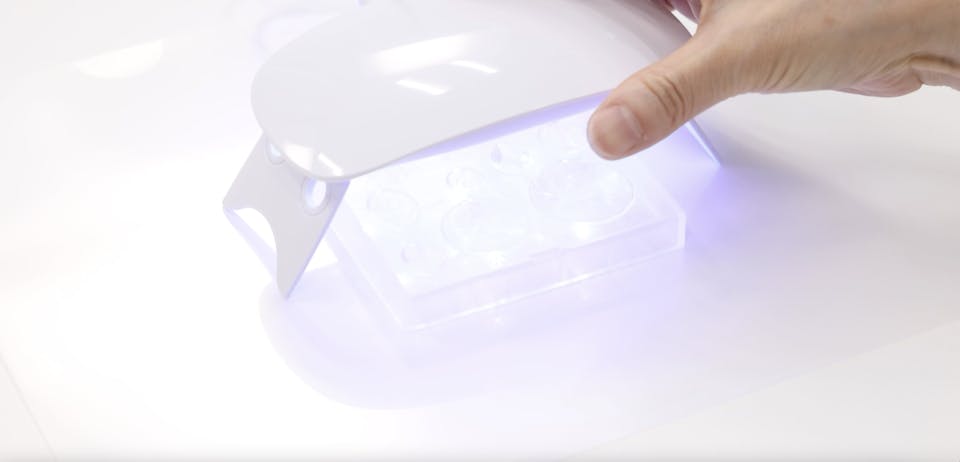 2-2．UV-LEDライト