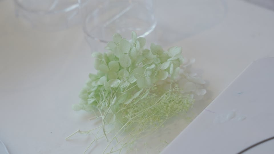 ポイント2：ドライフラワーは『多め』がポイント