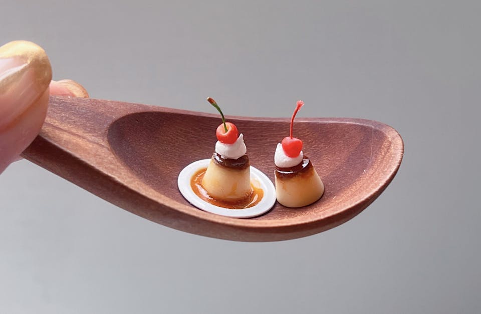 ミニチュアプリンとさくらんぼ