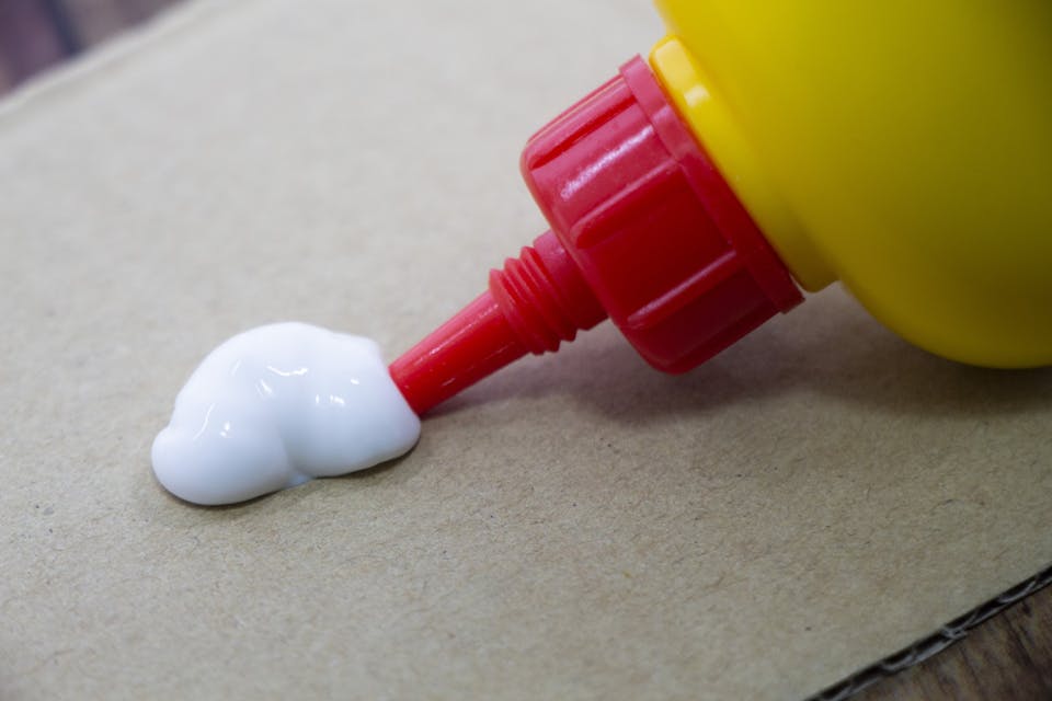 ボンド・つや出しニス