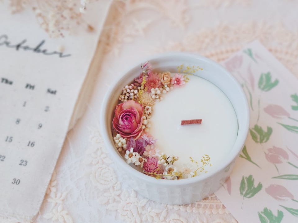 Atelier sea flow -shinobu-「ドライフラワーと木芯で作るメッセージアロマキャンドルの作り方」