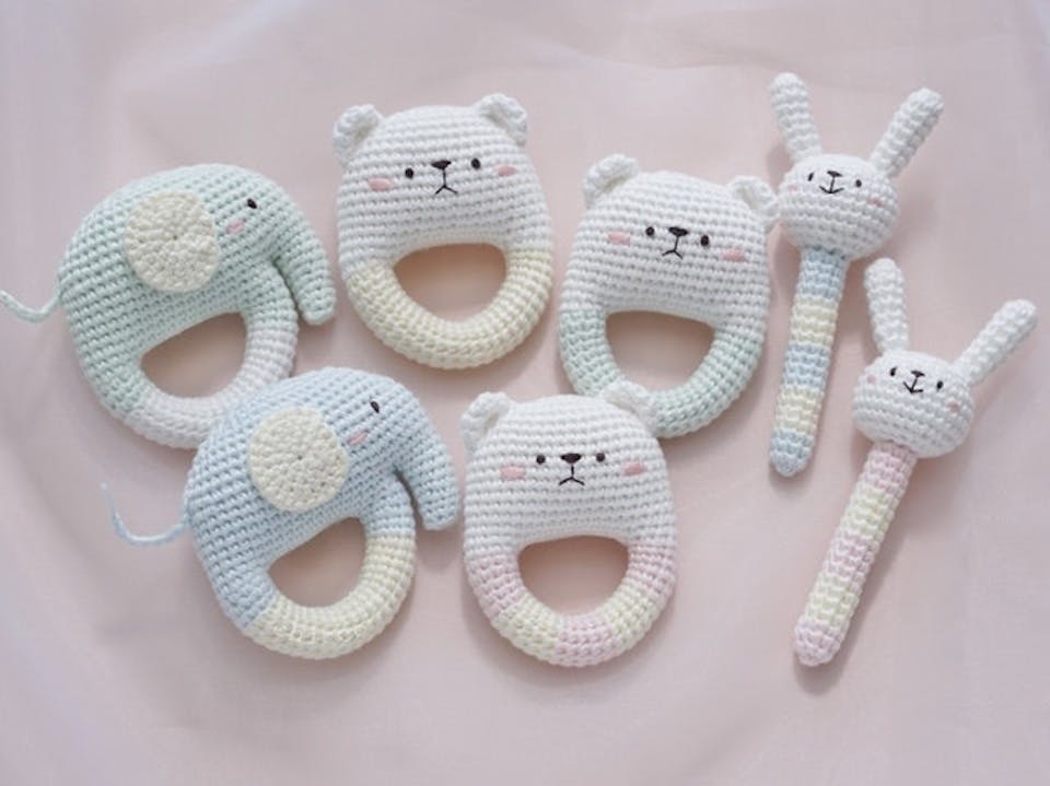 紹介1：優しい手触りのラトルとにぎにぎ ～手編みのファーストトイ講座～