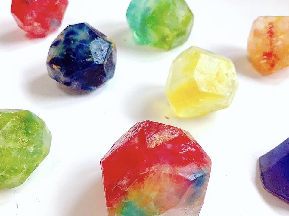 宝石石鹸とは？