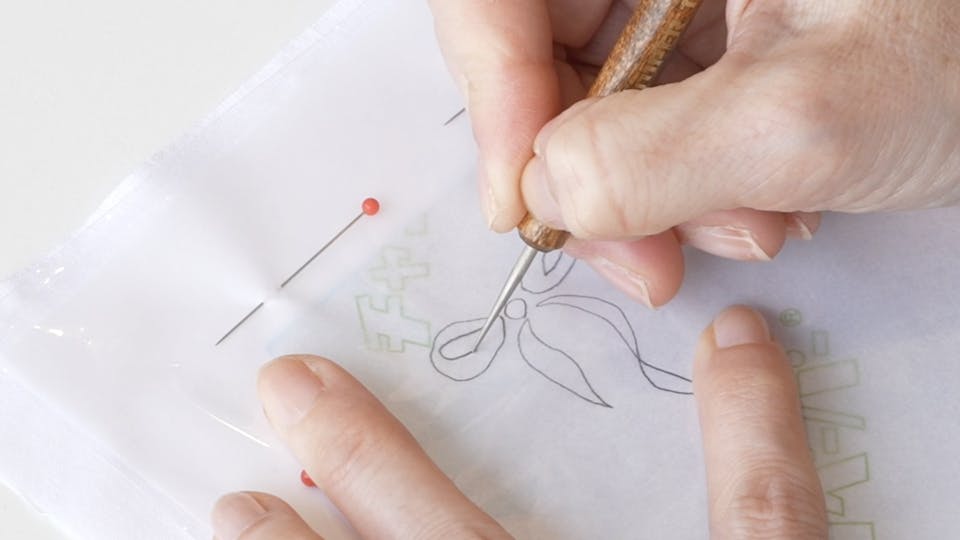 図案を布に写す