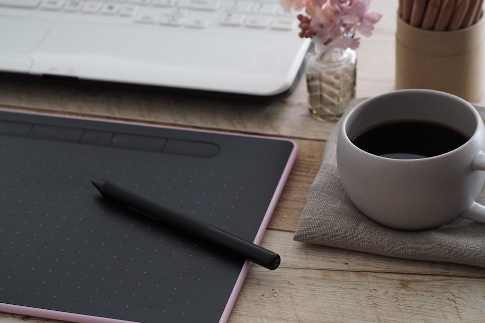 デジタルイラストを描く際に必要な道具〜最適なiPadの選び方〜