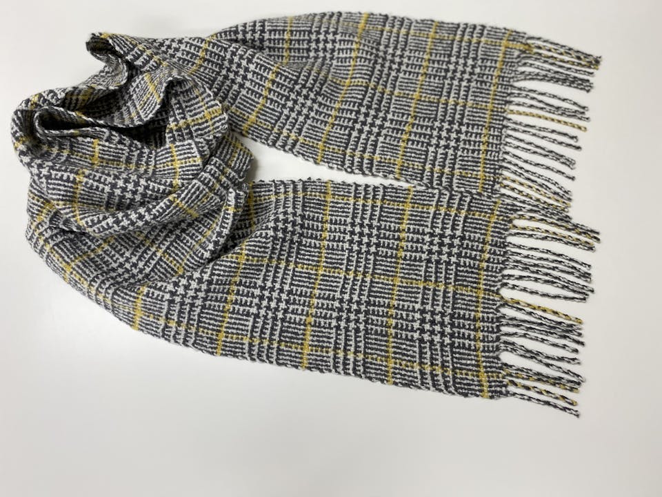 グレンチェックのマフラー