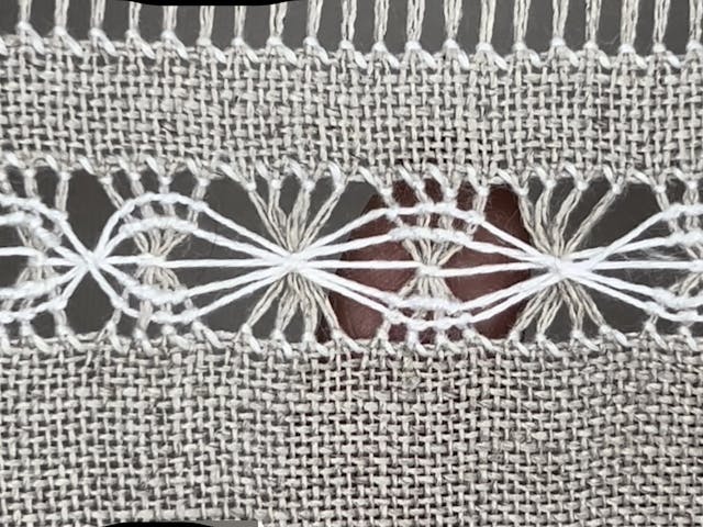 基本のヘムかがりからお花かがりまで学べるのイメージ画像