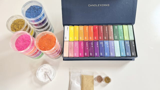 ソイキャンドルをガラス容器に作ることに
フォーカス、美しい仕上げのスキルが学べるのイメージ画像