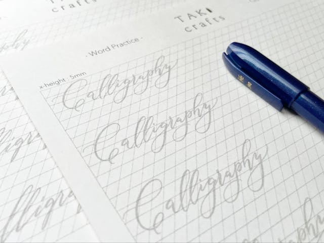 単語や文章の書き方、装飾の書き方まで幅広く解説のイメージ画像