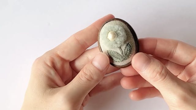 最後はブローチに仕立ててみましょうのイメージ画像