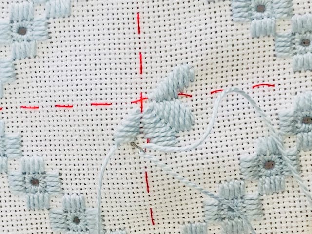 ハーダンガー刺しゅうの基本から学べますのイメージ画像