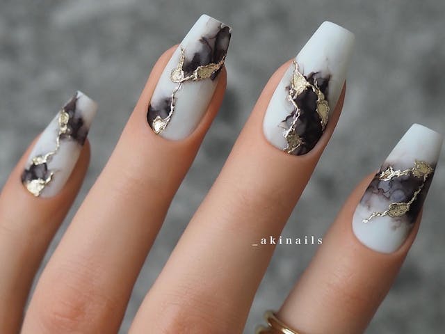 人気定番【ニュアンスアートネイル】のイメージ画像