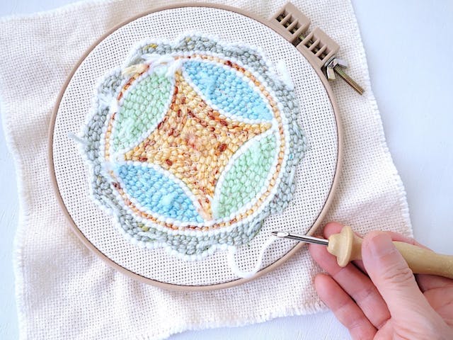 絵を描くように刺繍する
「ニードルパンチ」とはのイメージ画像