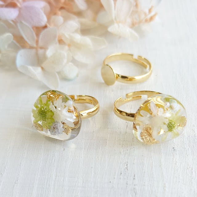 造花ではなく
本物のお花を使ったアクセサリーのイメージ画像