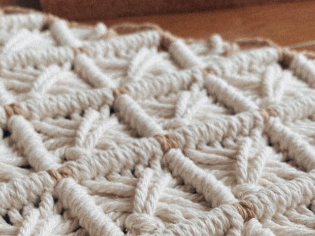 ナチュラルな魅力の「マクラメ」のイメージ画像