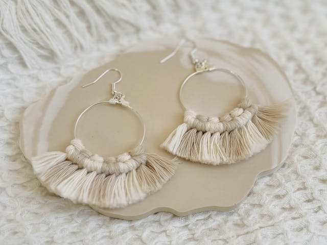 基本のマクラメ編みから
応用の作品作りまで学べるのイメージ画像