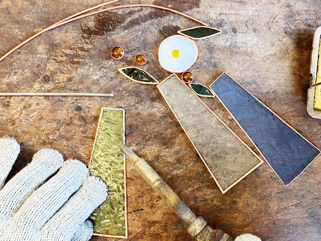 初心者でも安心して
ステンドグラス作品が作れるのイメージ画像