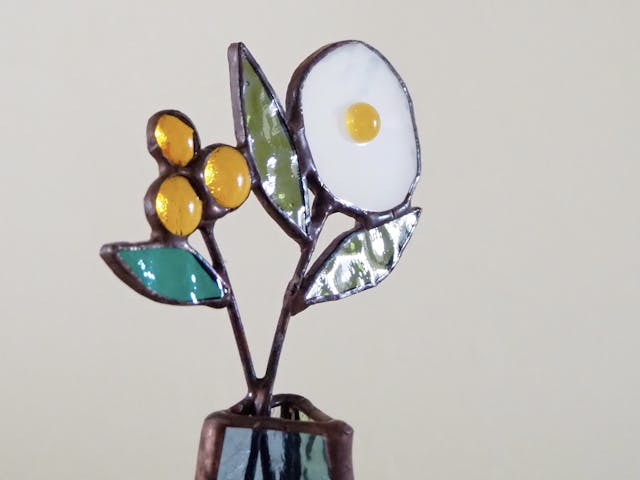 高さ約20cmの
「ステンドグラスの一輪挿し」に挑戦のイメージ画像