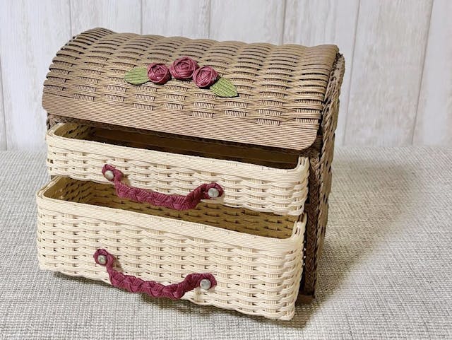 バラ飾りのチェスト作りに挑戦のイメージ画像