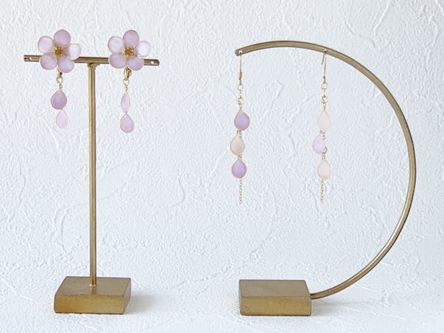 ガラスのような艶の
「ディップフラワー」アクセサリーの挑戦のイメージ画像