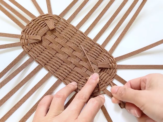 基本的なかご編みのスキルと
がま口の作り方が学べるのイメージ画像