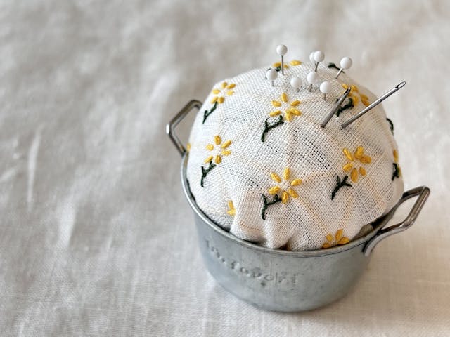 刺し子の基礎からアレンジ方法までの
スキルが学べるのイメージ画像