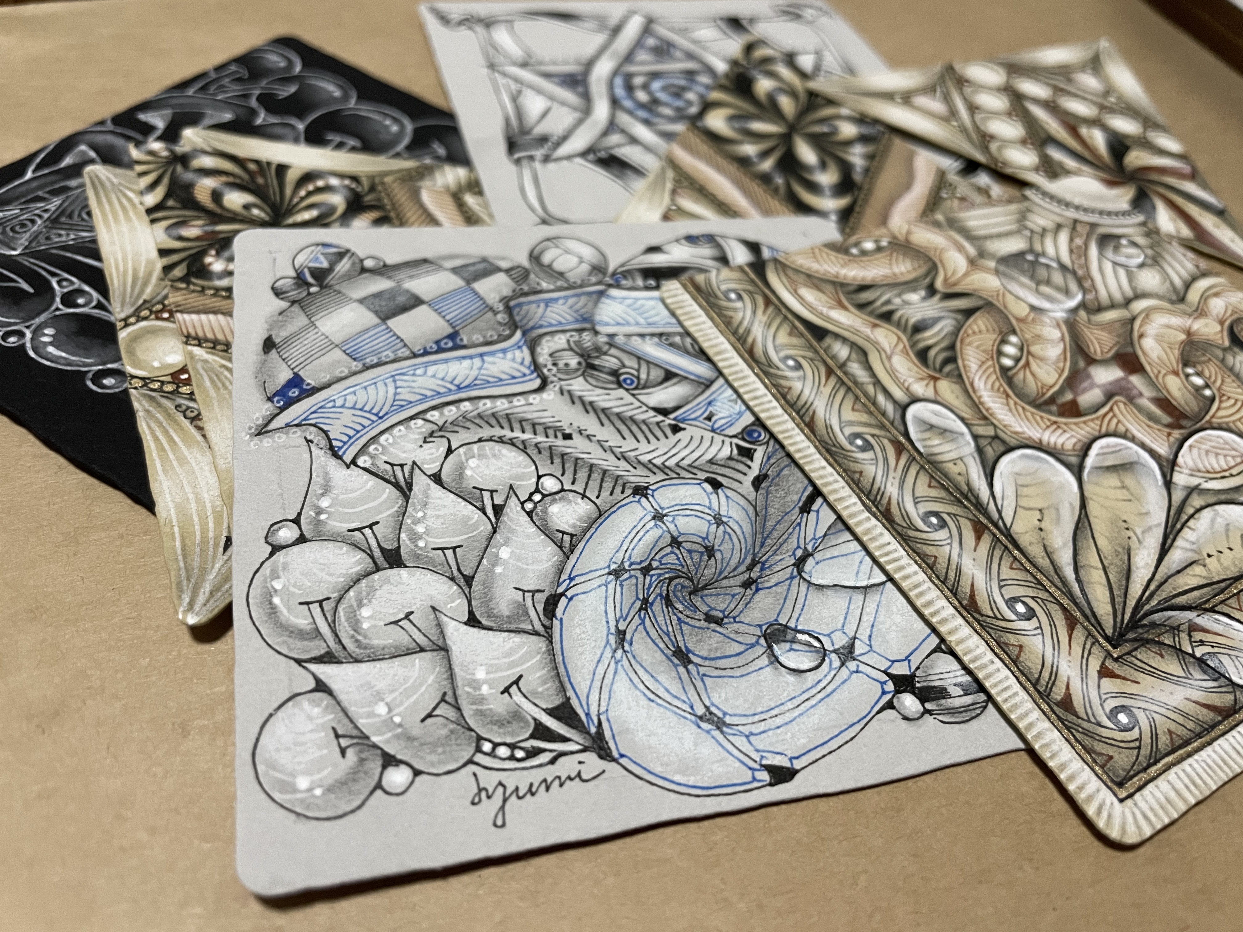 絵心不要のアートの世界！カラータイルで光と影を楽しむゼンタングル®︎講座の紹介画像2