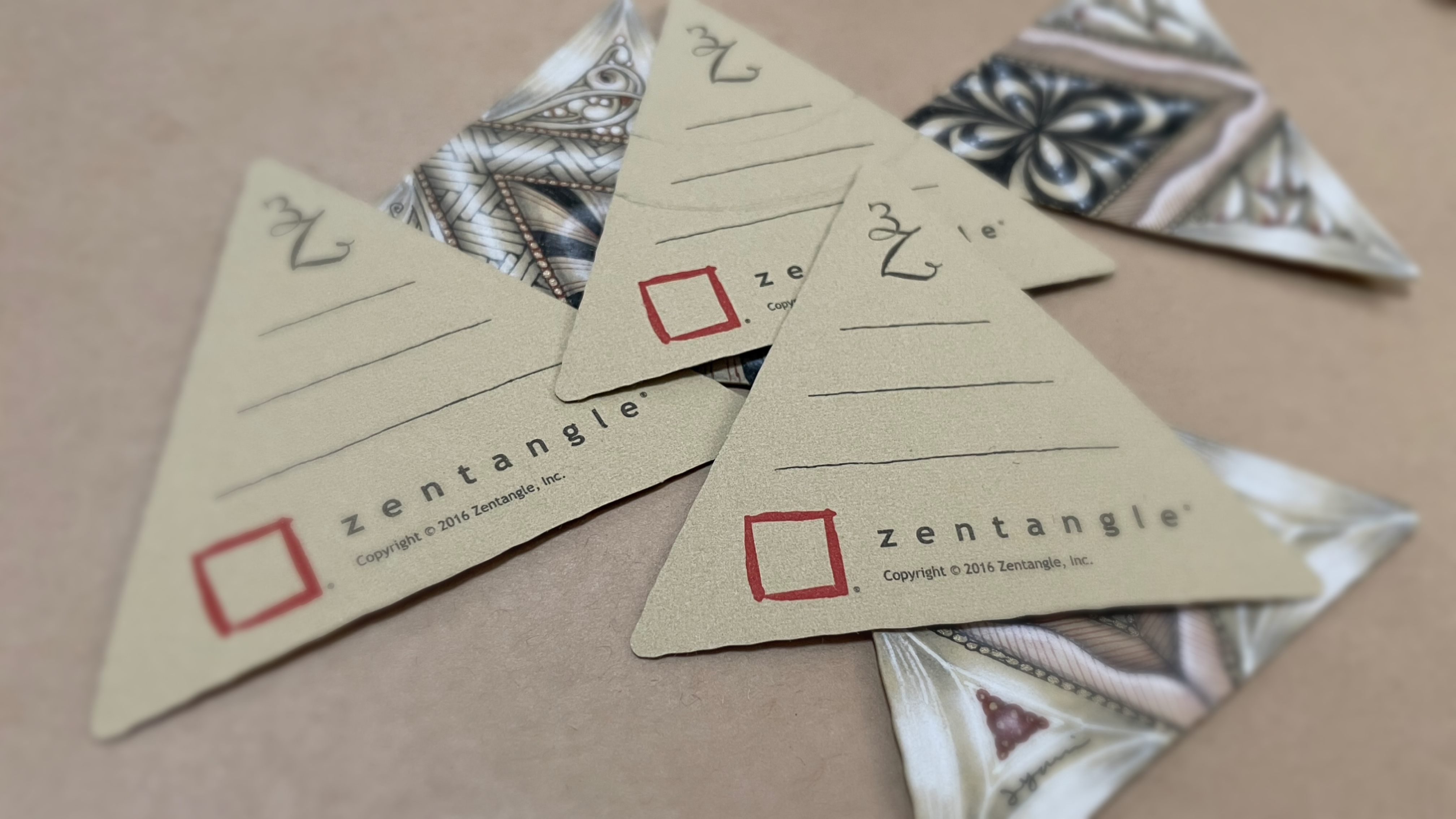 絵心不要のアートの世界！カラータイルで光と影を楽しむゼンタングル®︎講座の紹介画像4