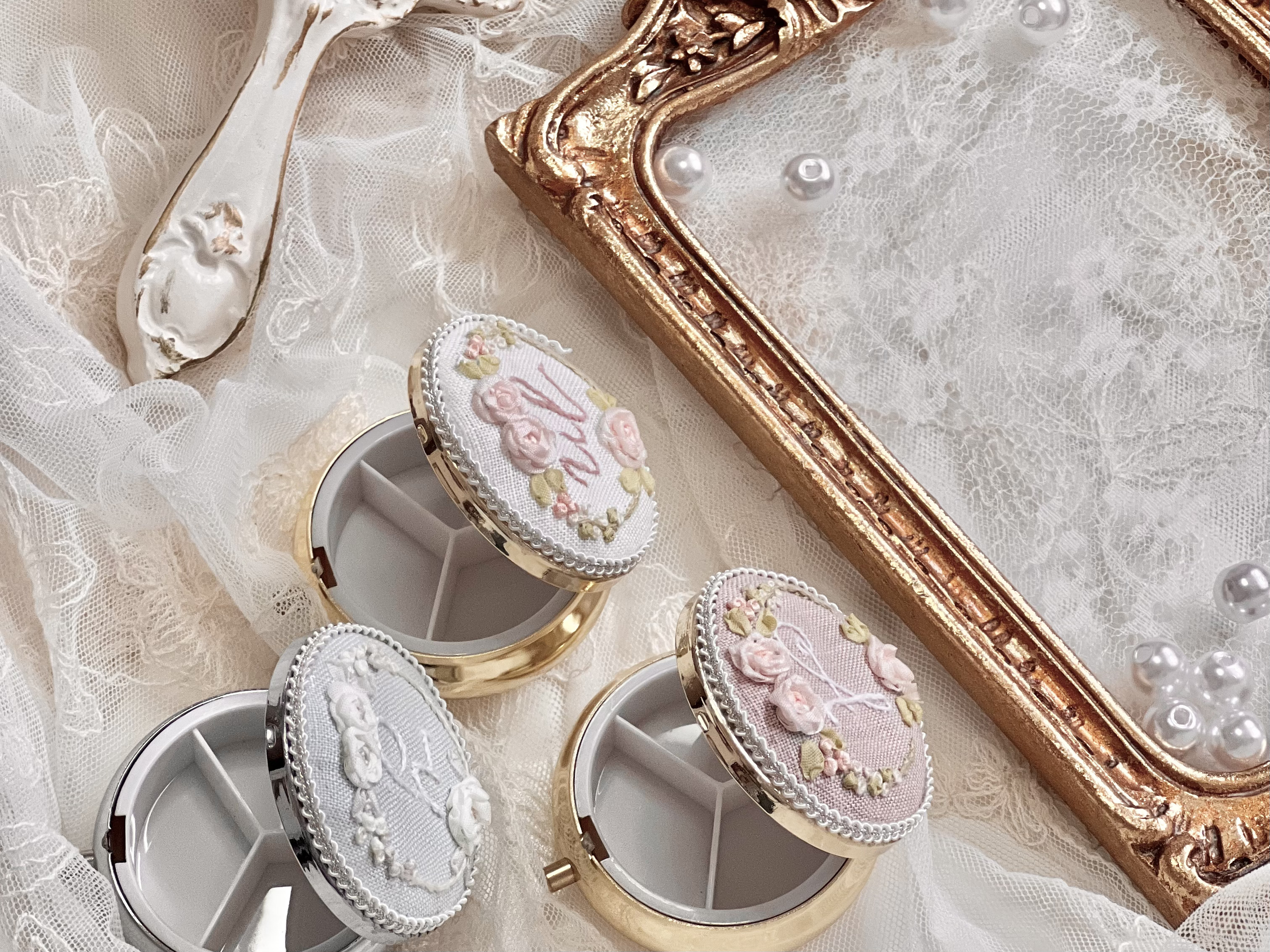 【初めてさんでもできる】リボン刺繍で作るイニシャルピルケース講座の紹介画像2