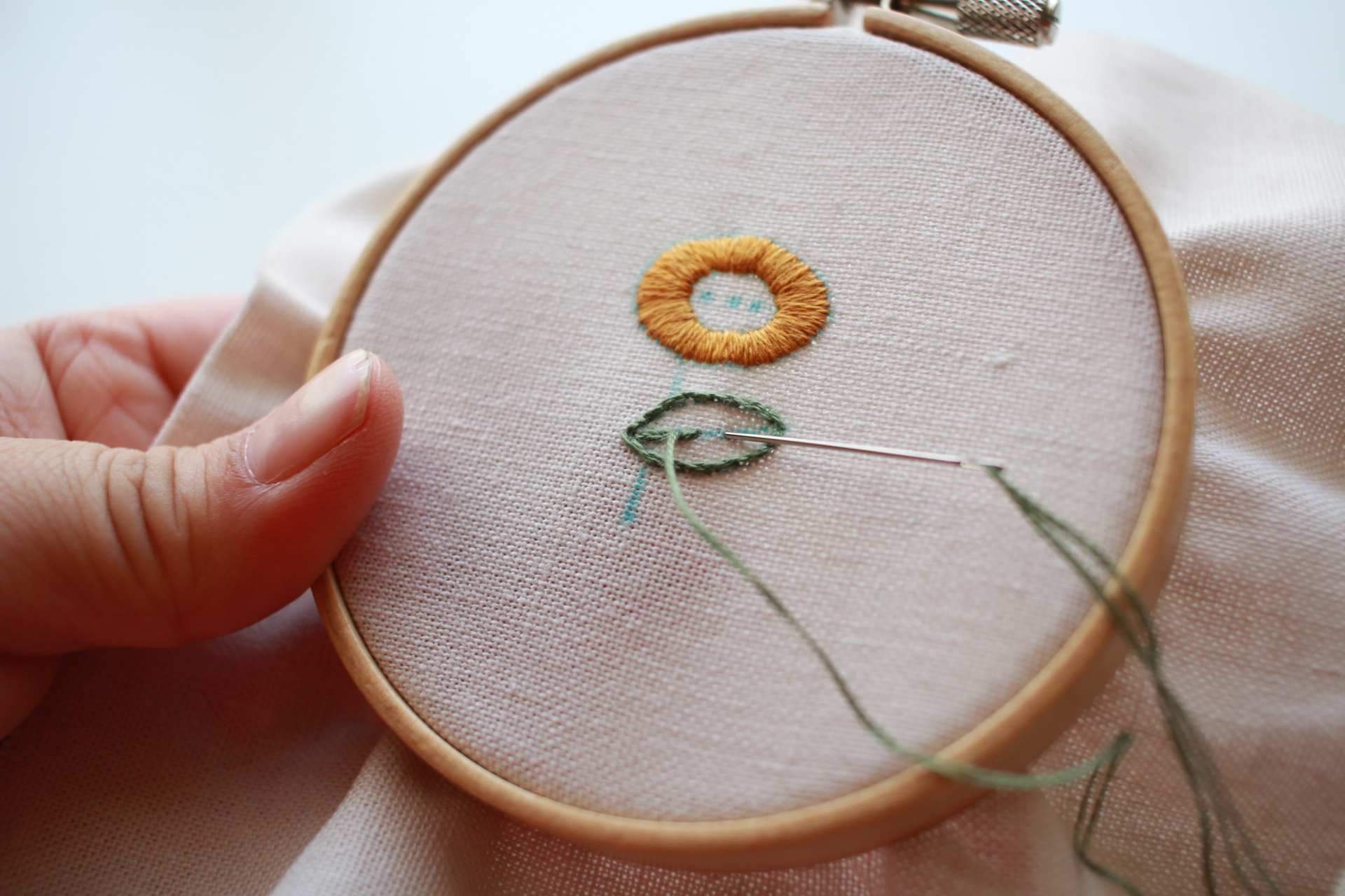 刺繍で作る、北欧調の花咲くピンクッション講座の紹介画像4