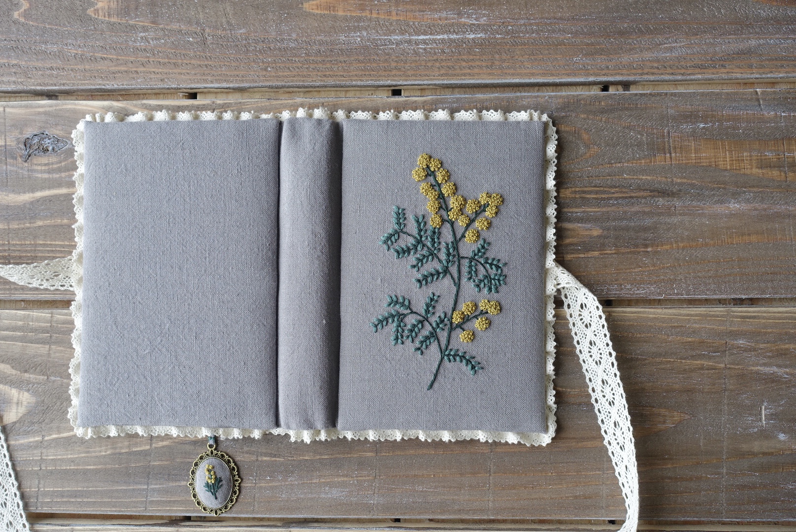 【ボタニカル刺繍で愉しむ】アンティークな手帳カバー・ブックカバー制作マスター講座の紹介画像9