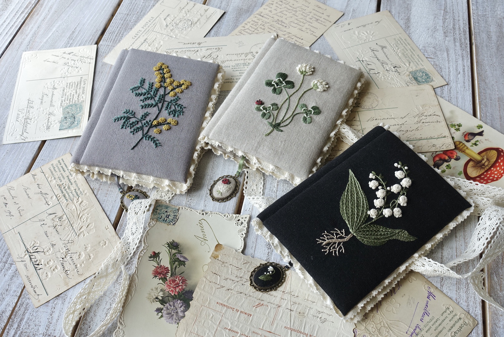 【ボタニカル刺繍で愉しむ】アンティークな手帳カバー・ブックカバー制作マスター講座の紹介画像12