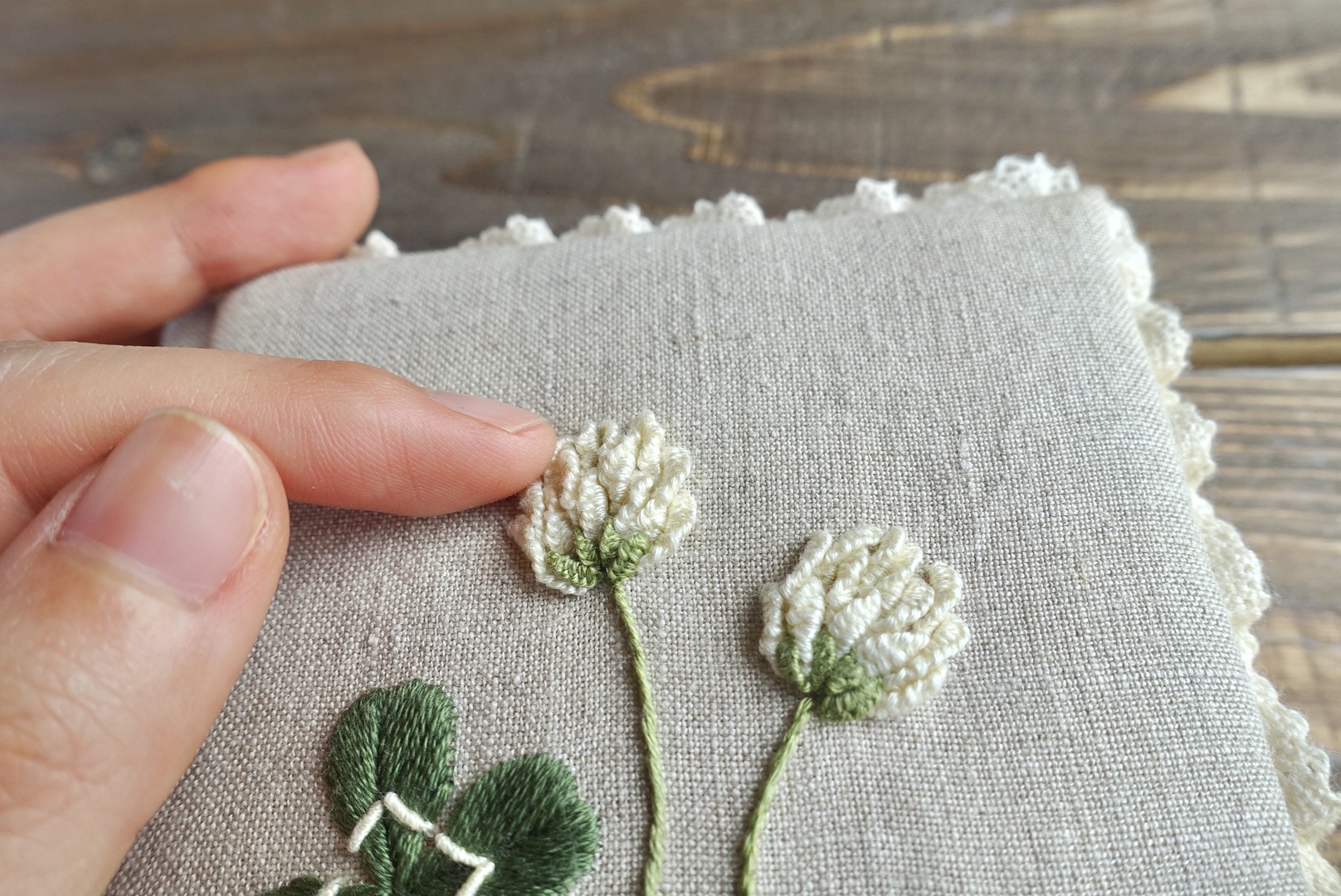 【ボタニカル刺繍で愉しむ】アンティークな手帳カバー・ブックカバー制作マスター講座の紹介画像22